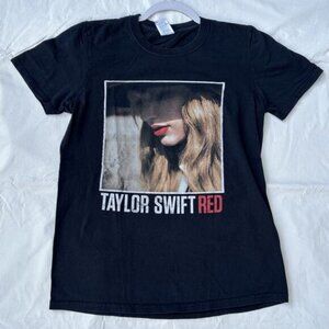 2013 Taylor Swift The Red Tour Concert Black T-Shirt Gildan Tag Sz S Womens